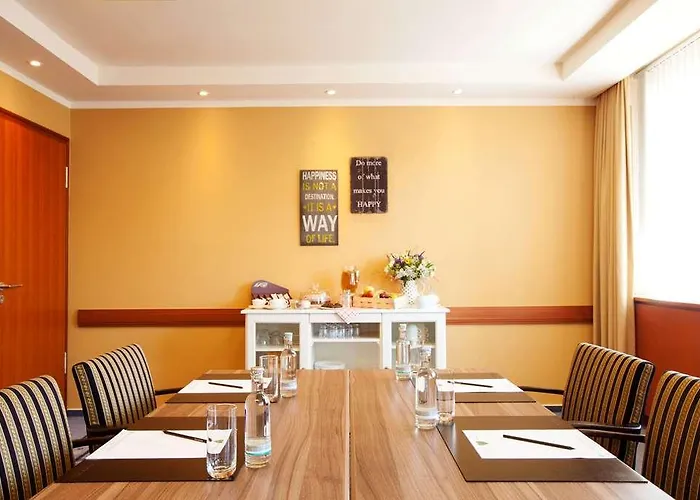 Отель Vienna House By Wyndham Sonne Росток